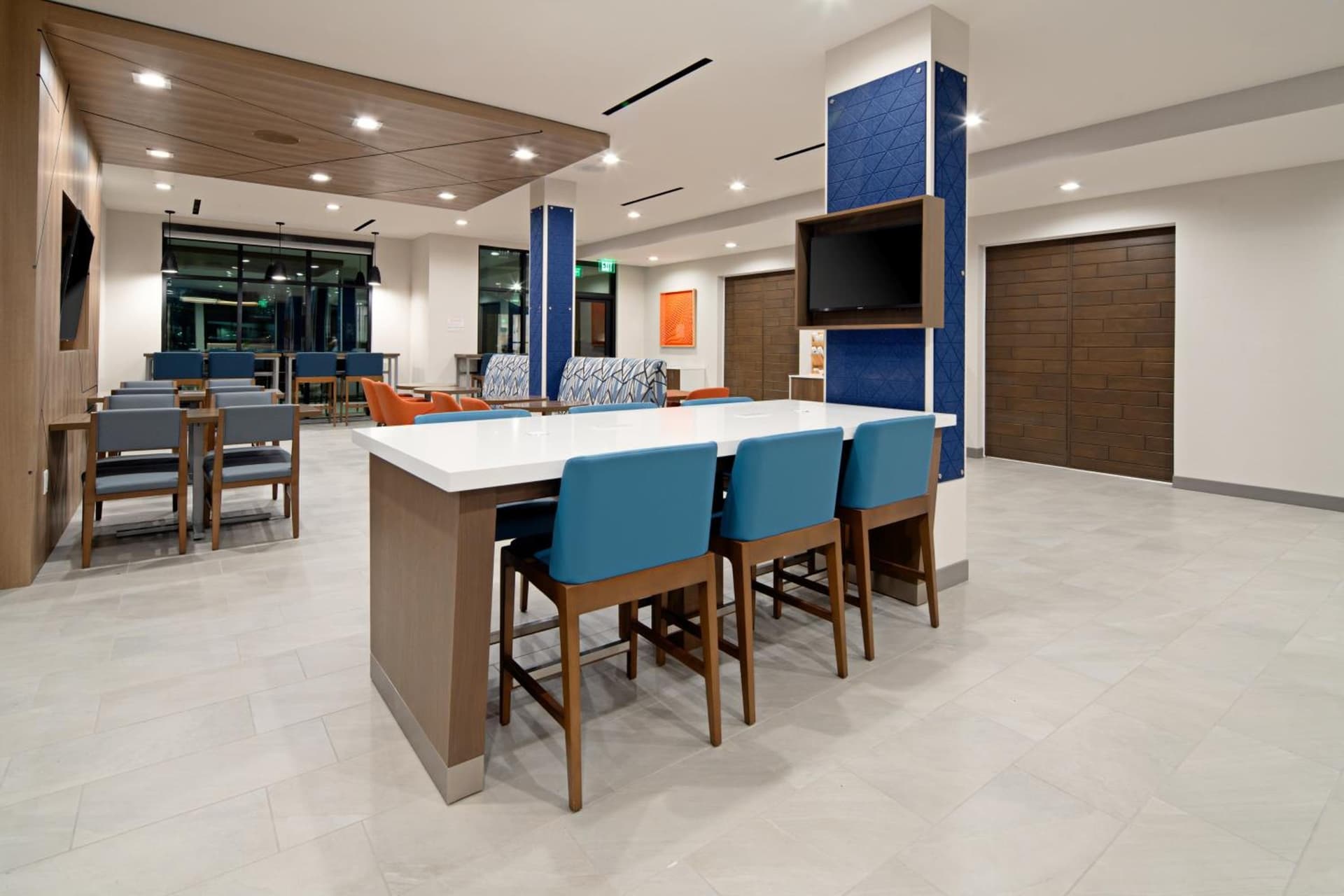 Holiday Inn Express & Suites - Valencia - Santa Clarita by IHG, Valencia, foto 2