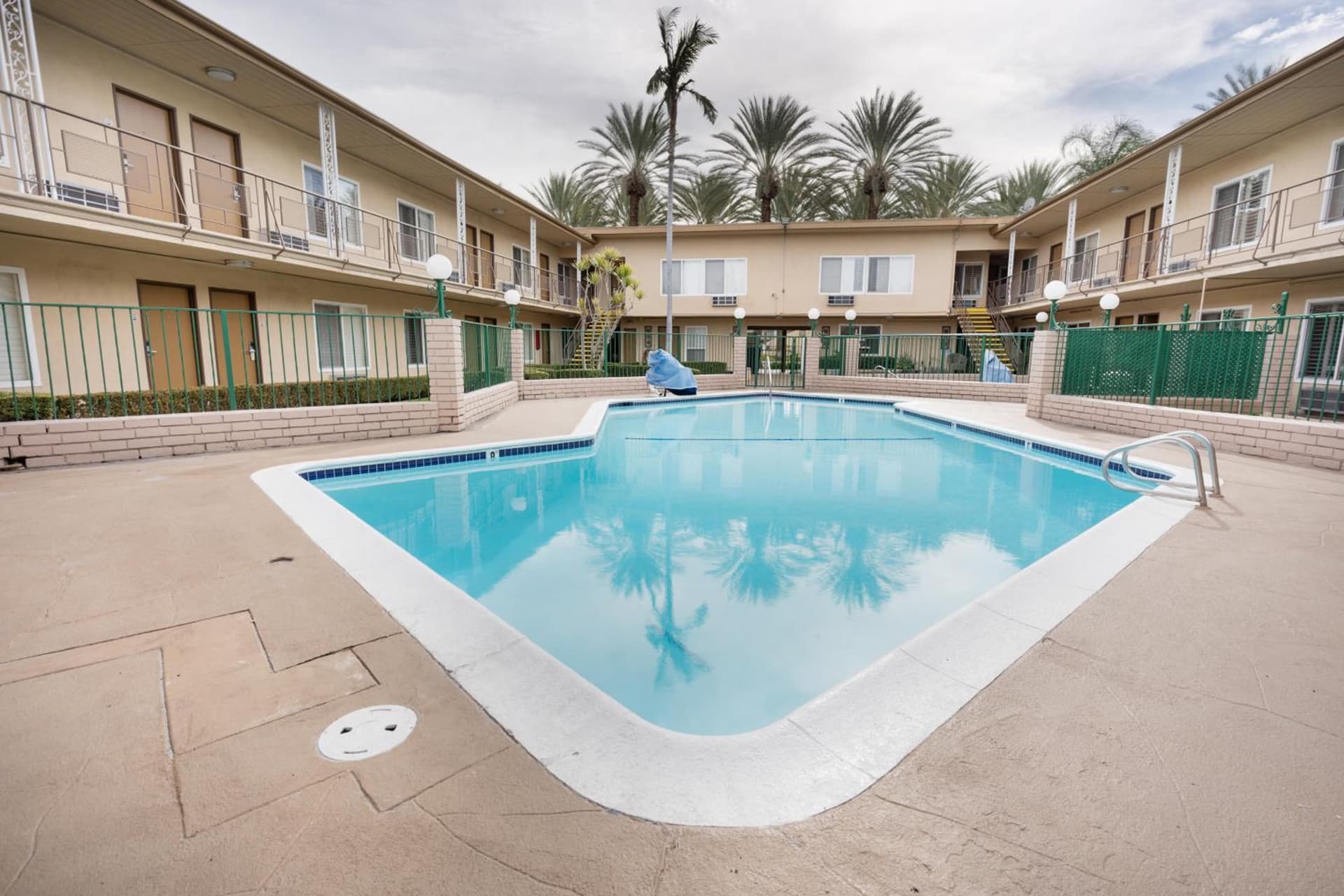 Americas Best Value Inn & Suites Anaheim, Anaheim, foto 2