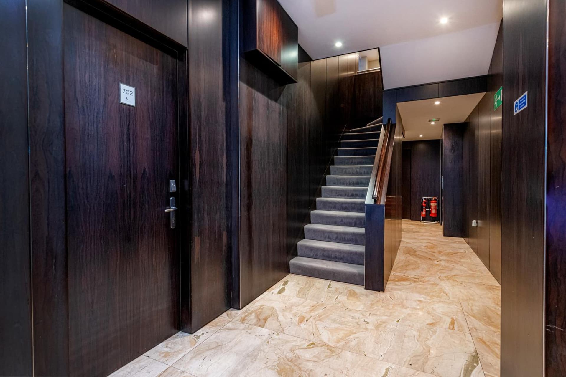 Claverley Court Apartments Knightsbridge, London, foto 3
