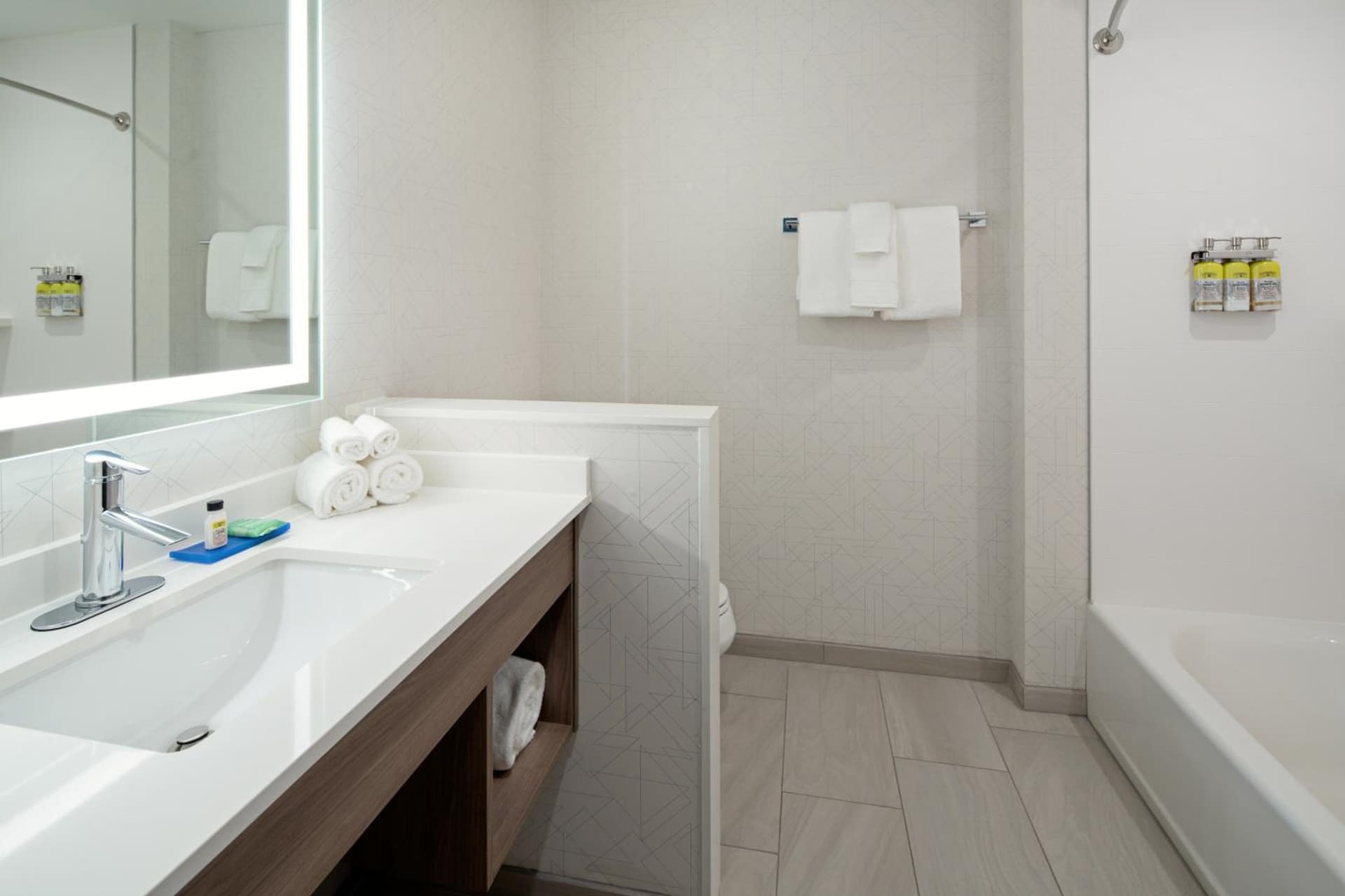 Holiday Inn Express & Suites Palm Desert - Millennium by IHG, Palm Desert, foto 2