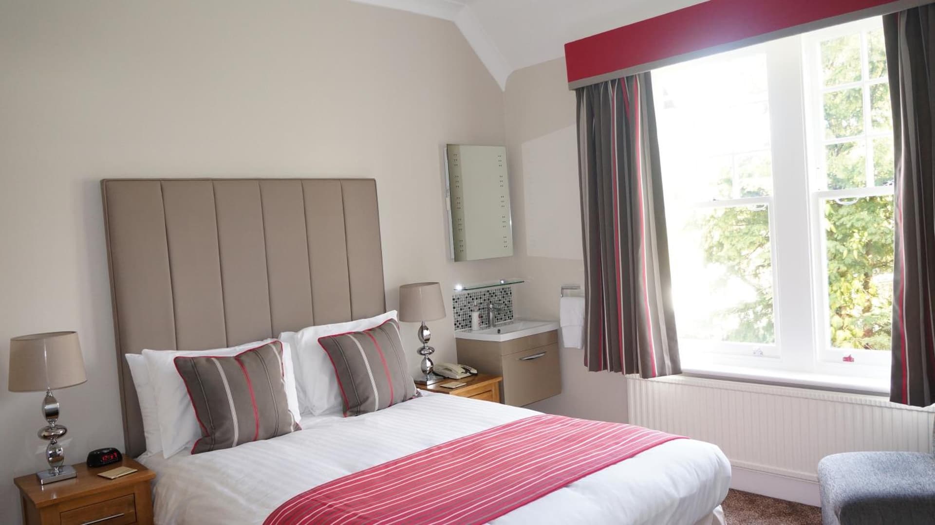 The Lawn Guest House Gatwick, Horley, foto 2