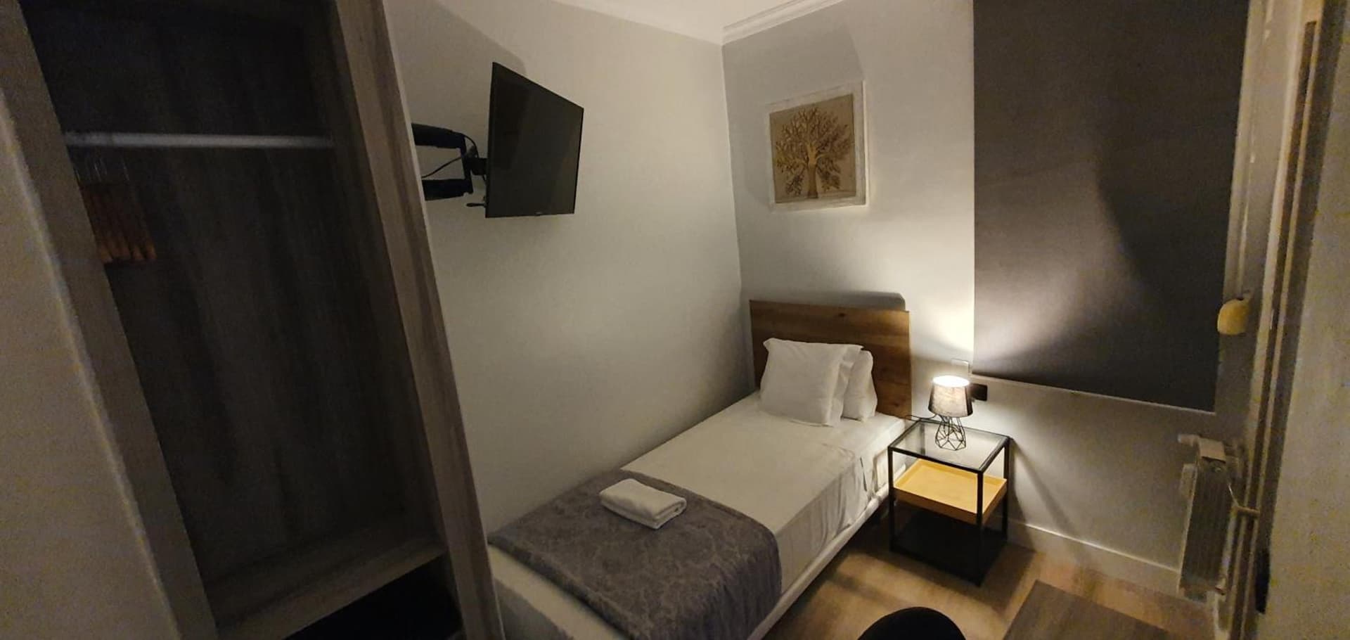 CH Otello Rooms by HEBEROOMS, Madrid, foto 3