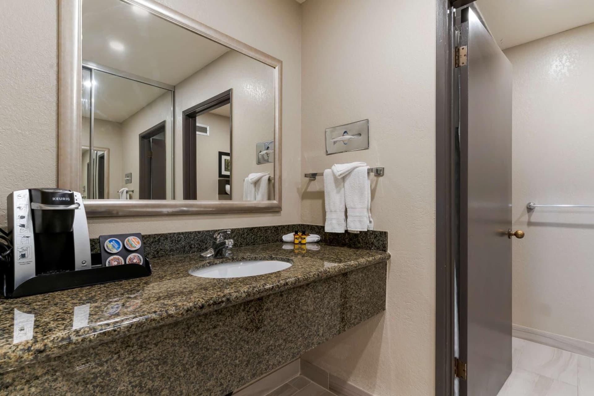 Best Western Plus Forest Park Inn, Gilroy, foto 3