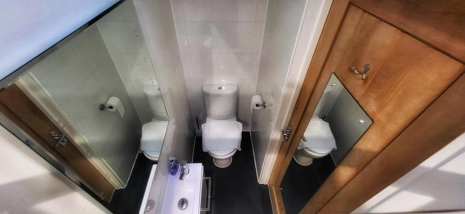 Deepcut Lodge Bed & Breakfast Self Service, Camberley, foto 3