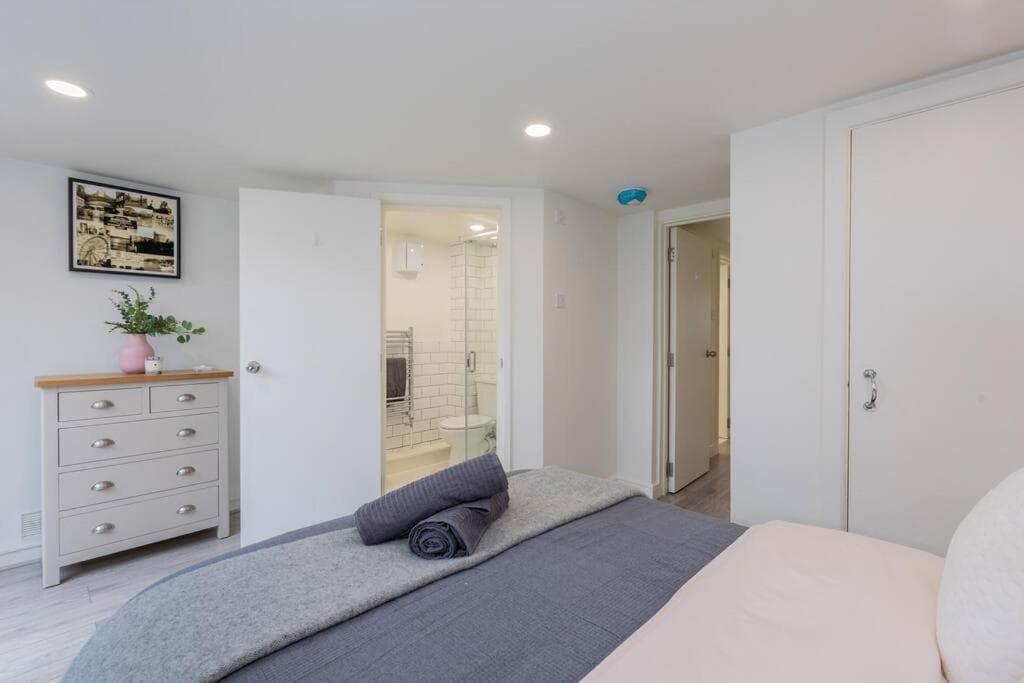 Central Windsor Modern Garden Flat, Walk 2 Sights - By Tempstay, Windsor, foto 2