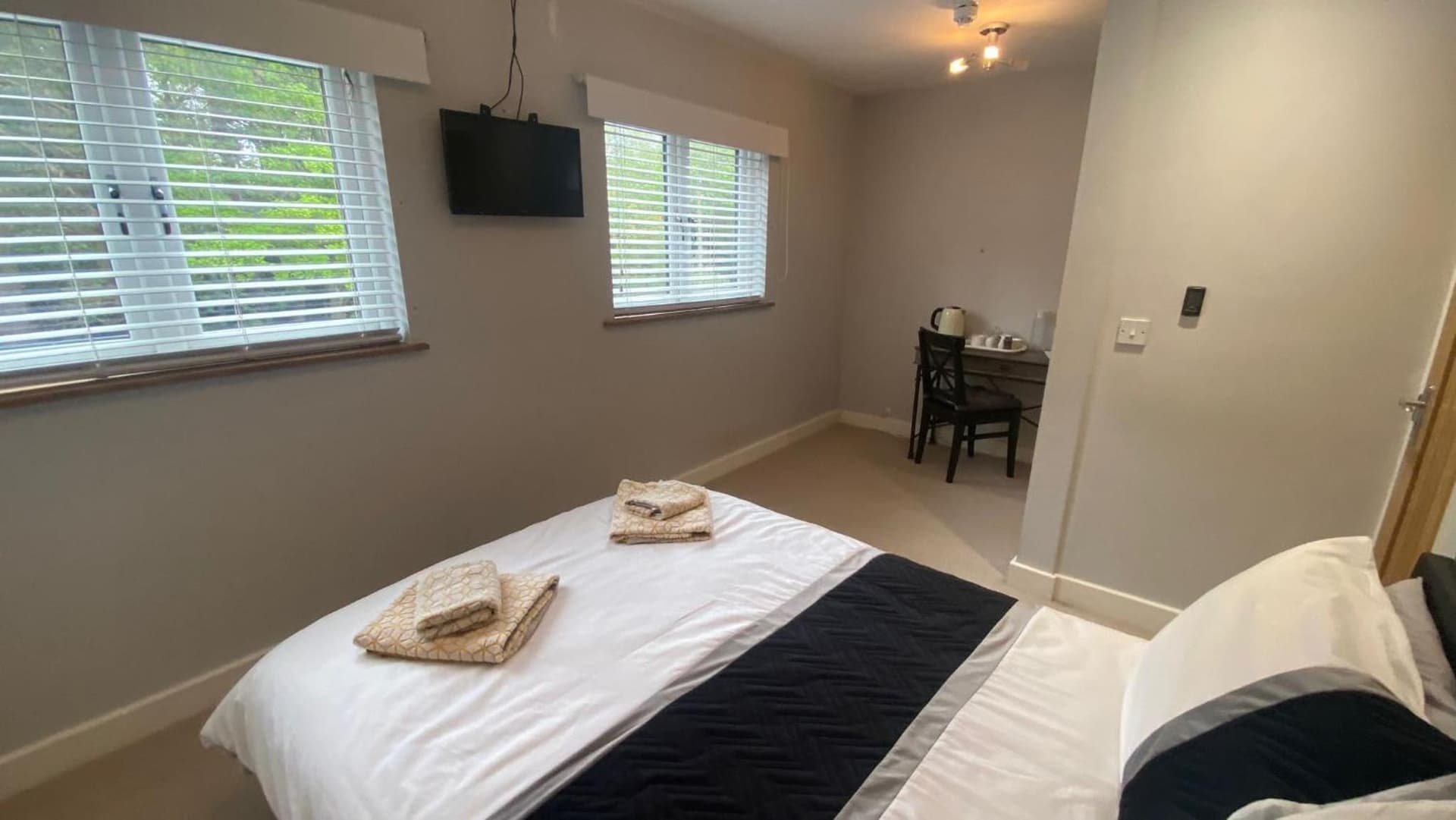 Deepcut Lodge Bed & Breakfast Self Service, Camberley, foto 2