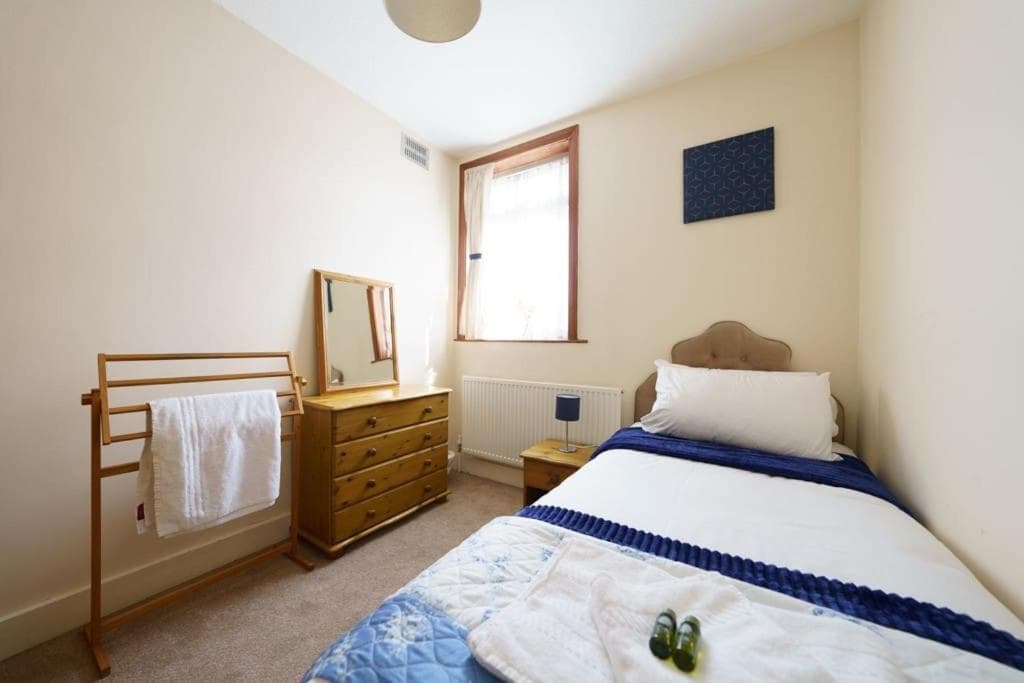 Wembley Arch View, 4-Bed House, Drive for 2 cars, London, foto 3