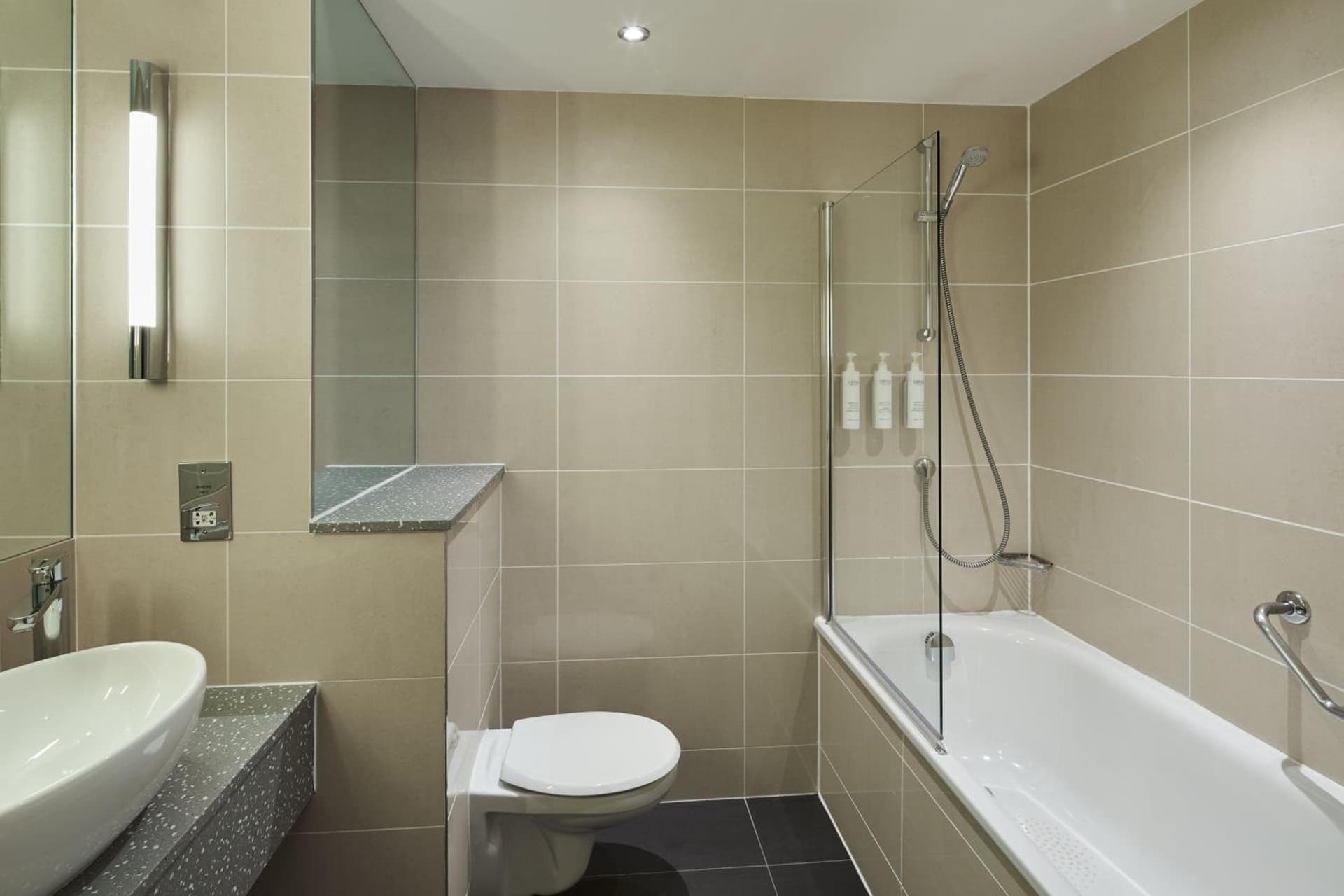 Courtyard by Marriott London Gatwick Airport, Horley, foto 2