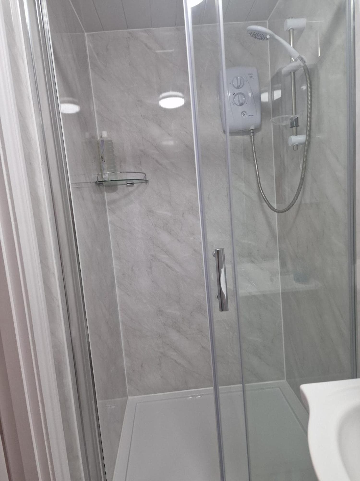 Studio Flat on Straight Road, Harold Hill,, Havering, foto 3
