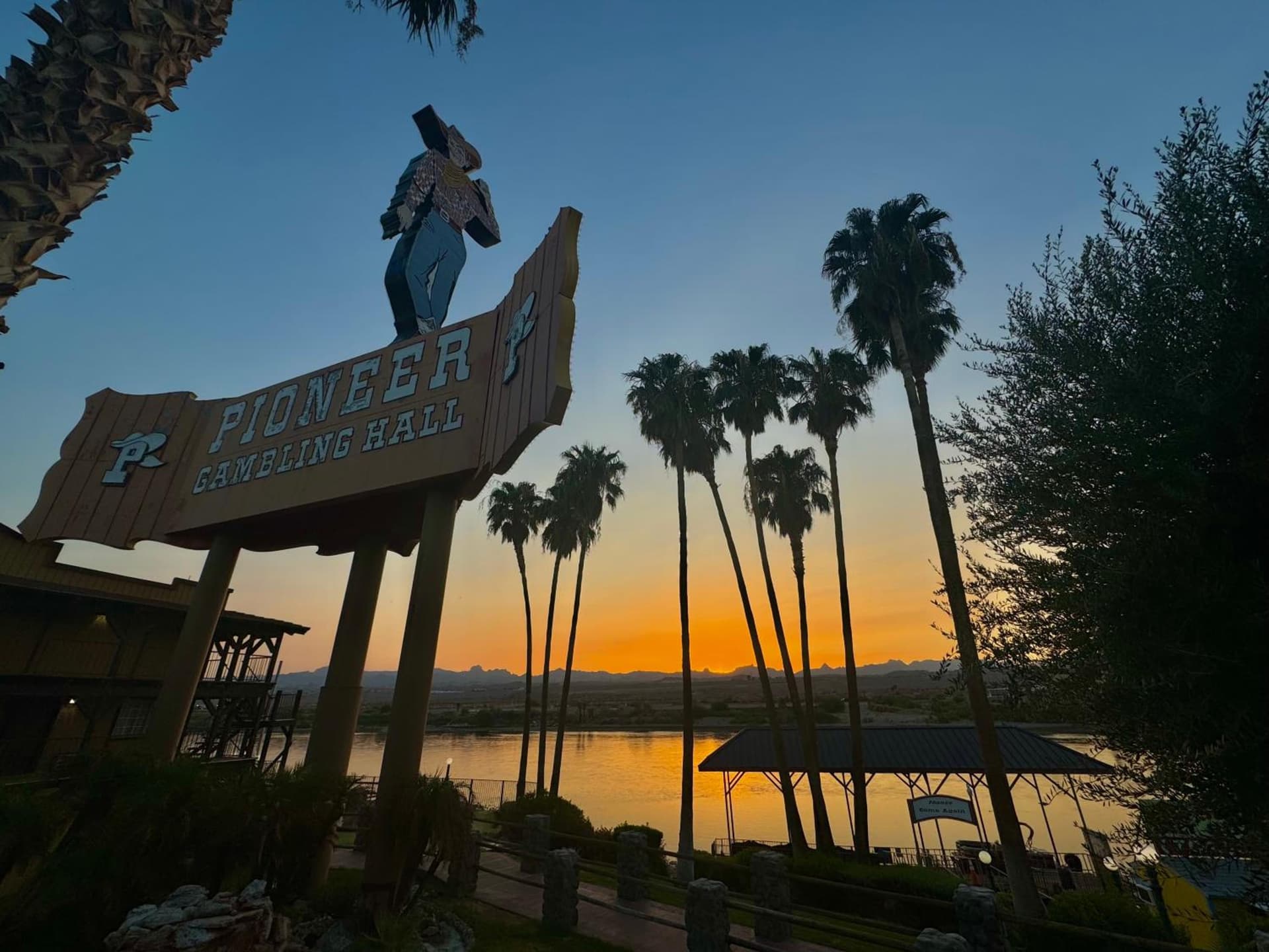The New Pioneer, Laughlin, foto 2