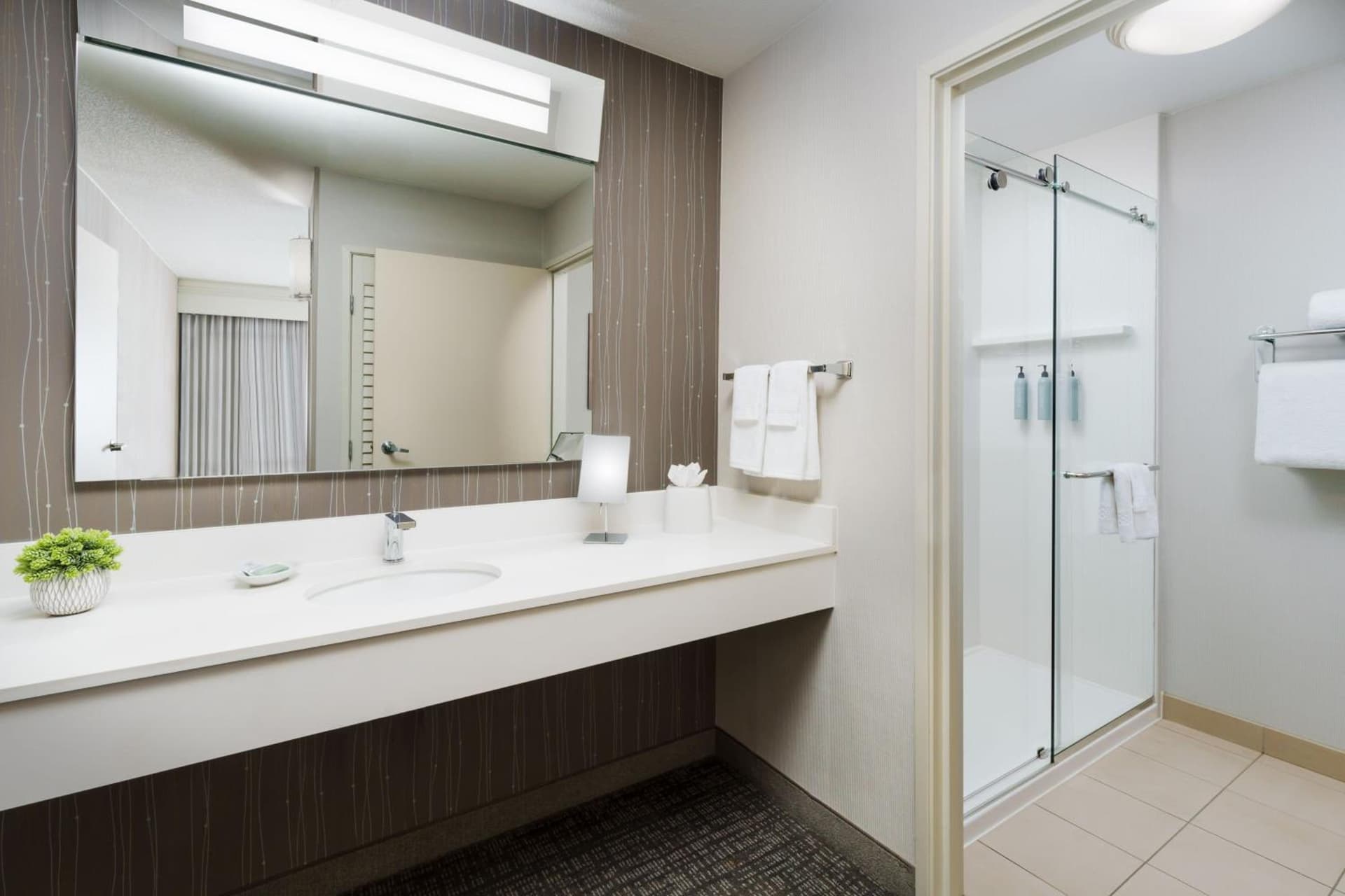 Courtyard by Marriott Roseville Galleria Mall/Creekside Ridge Drive, Roseville, foto 2
