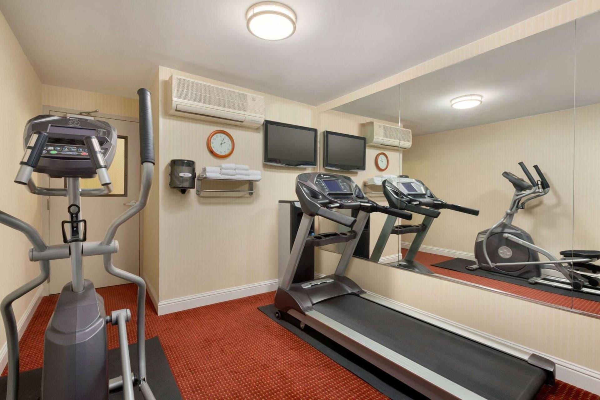 Ramada by Wyndham Oakland Downtown City Center, Oakland, foto 2