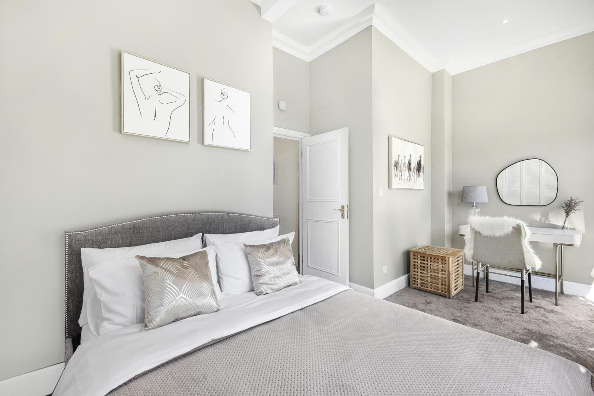 Lovely large 1 bed renovated flat w balcony & 600MB WiFi, London, foto 3