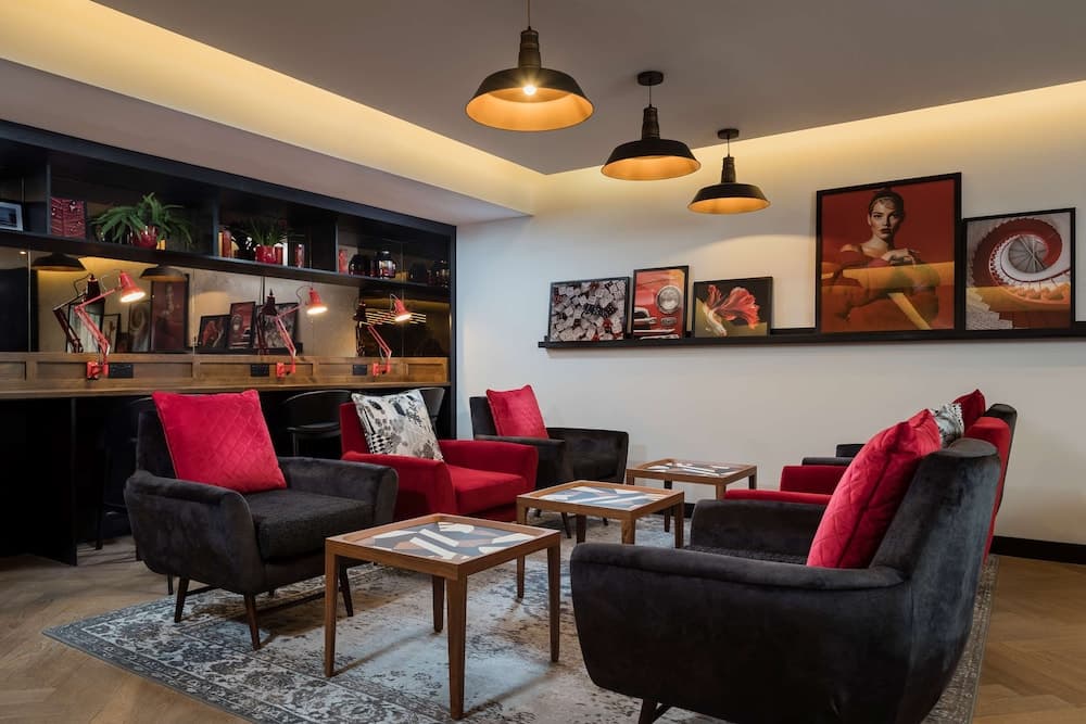 Radisson RED Hotel London Heathrow, West Drayton, foto 3