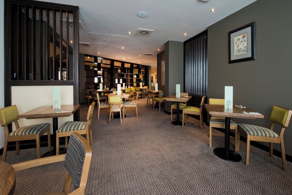 Premier Inn Heathrow Airport Terminal 4, Hounslow, foto 2