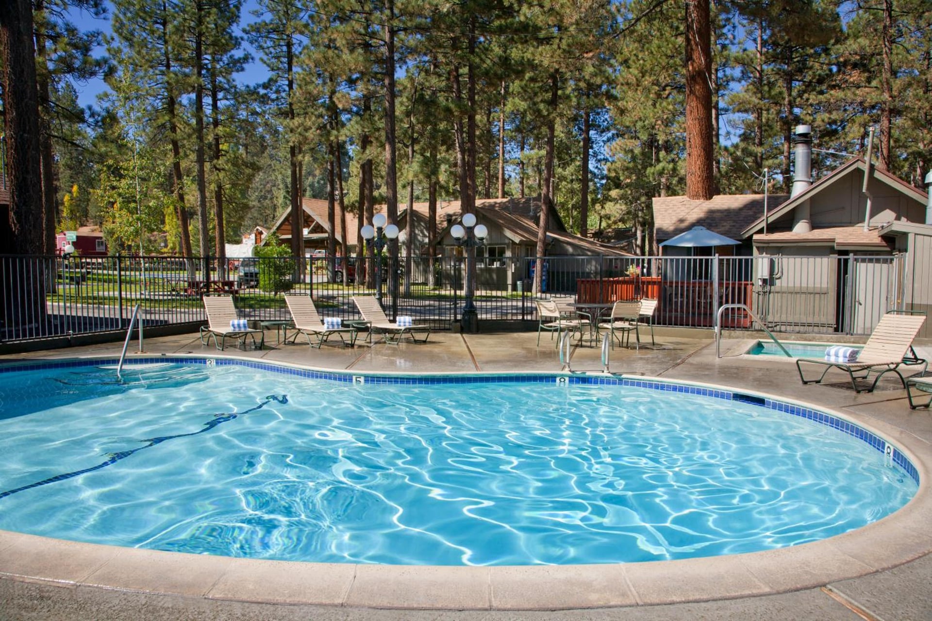 Big Bear Frontier, Big Bear Lake, foto 2