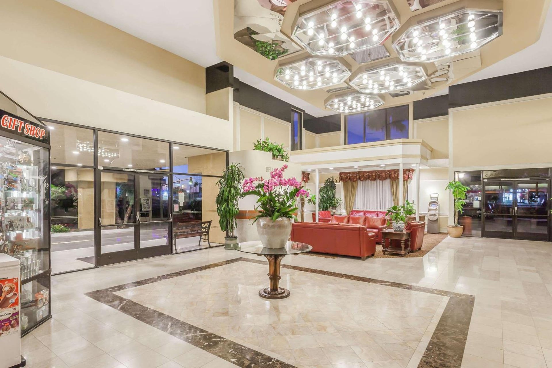 Ramada Plaza by Wyndham Garden Grove/Anaheim South, Anaheim, foto 3
