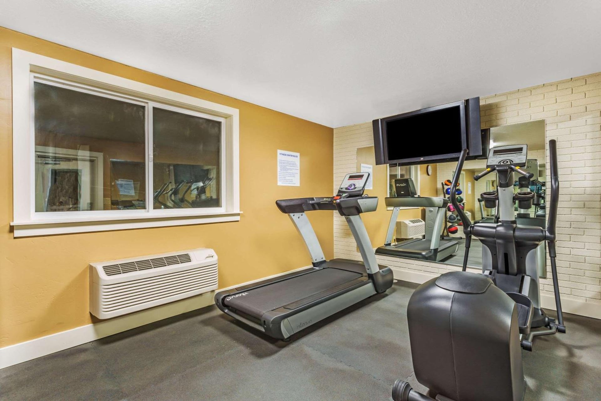 Days Inn & Suites by Wyndham Logan, Logan, foto 4
