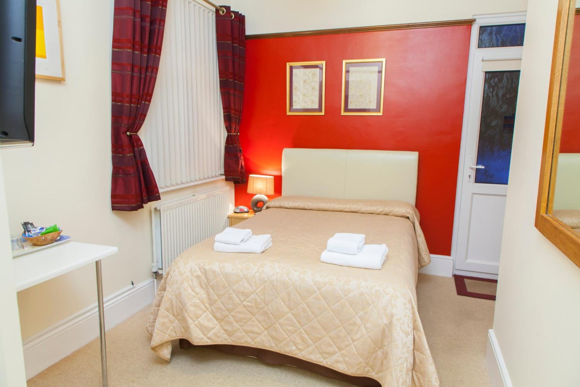 Gatwick Turret Guest House, Horley, foto 5