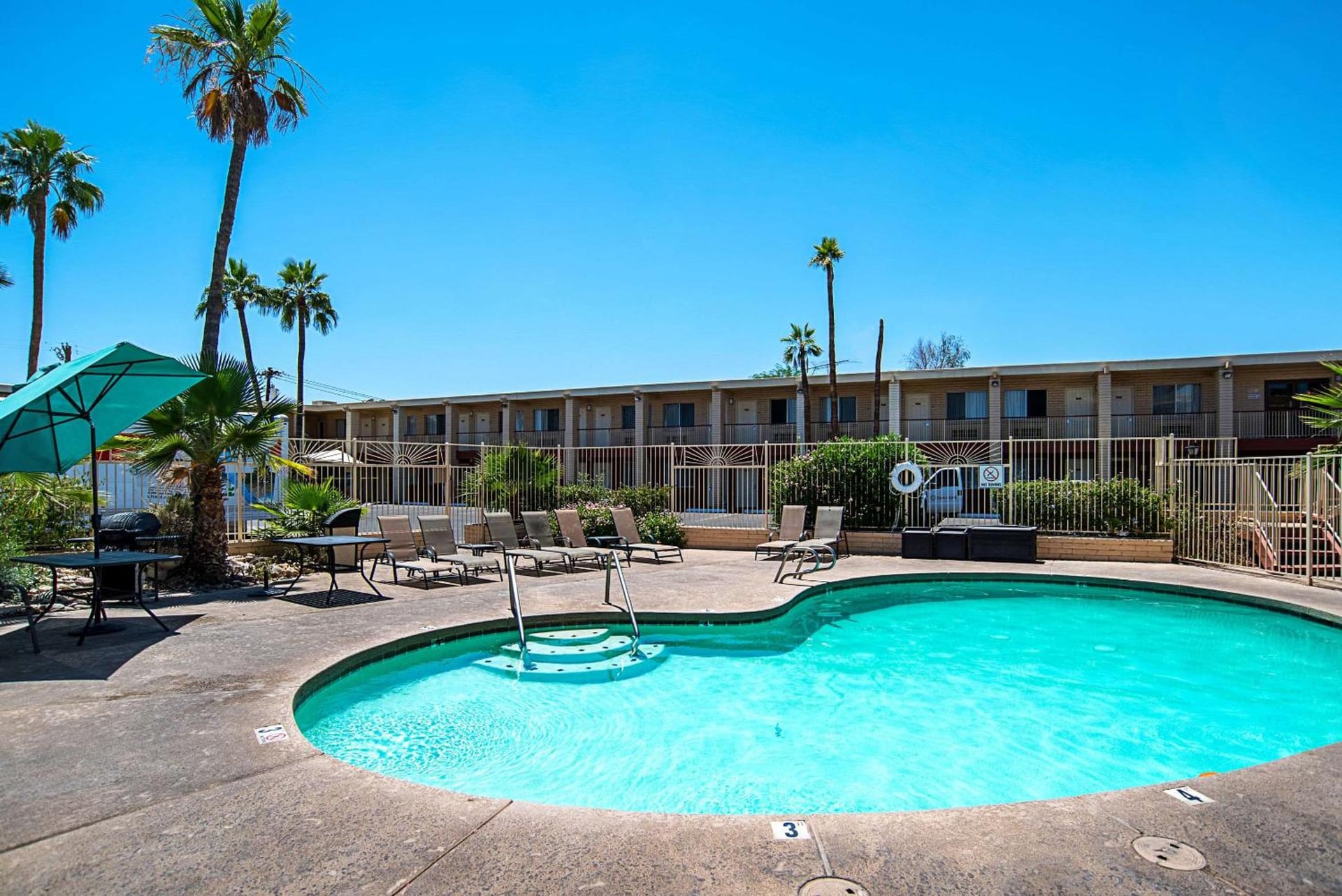 Quality Inn & Suites Phoenix NW - Sun City, Youngtown, foto 4