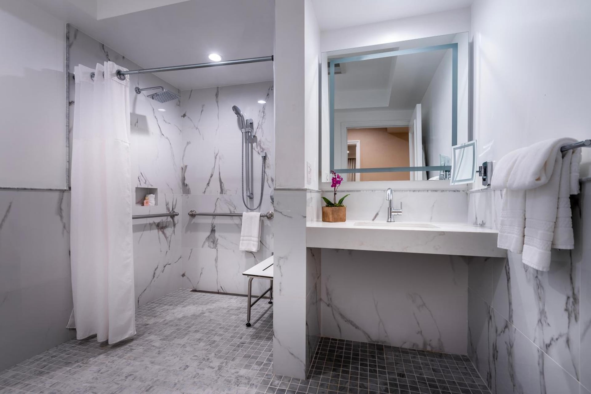 Beverly Hills Plaza Hotel & Spa, Los Angeles, foto 4