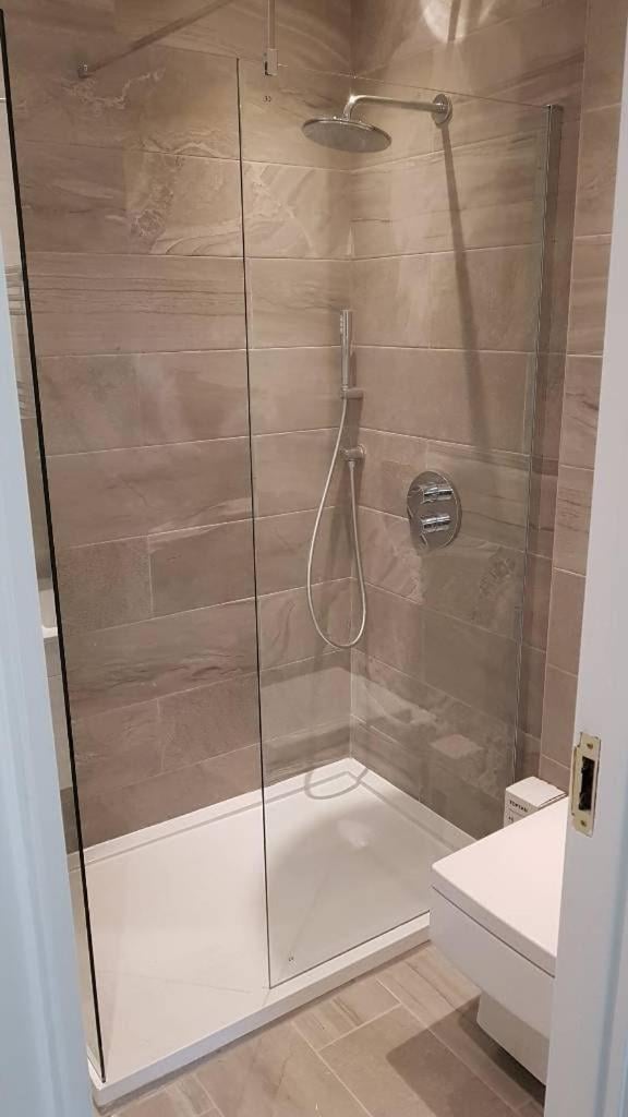 Luxurious Luton town center flat with free parking, Luton, foto 3