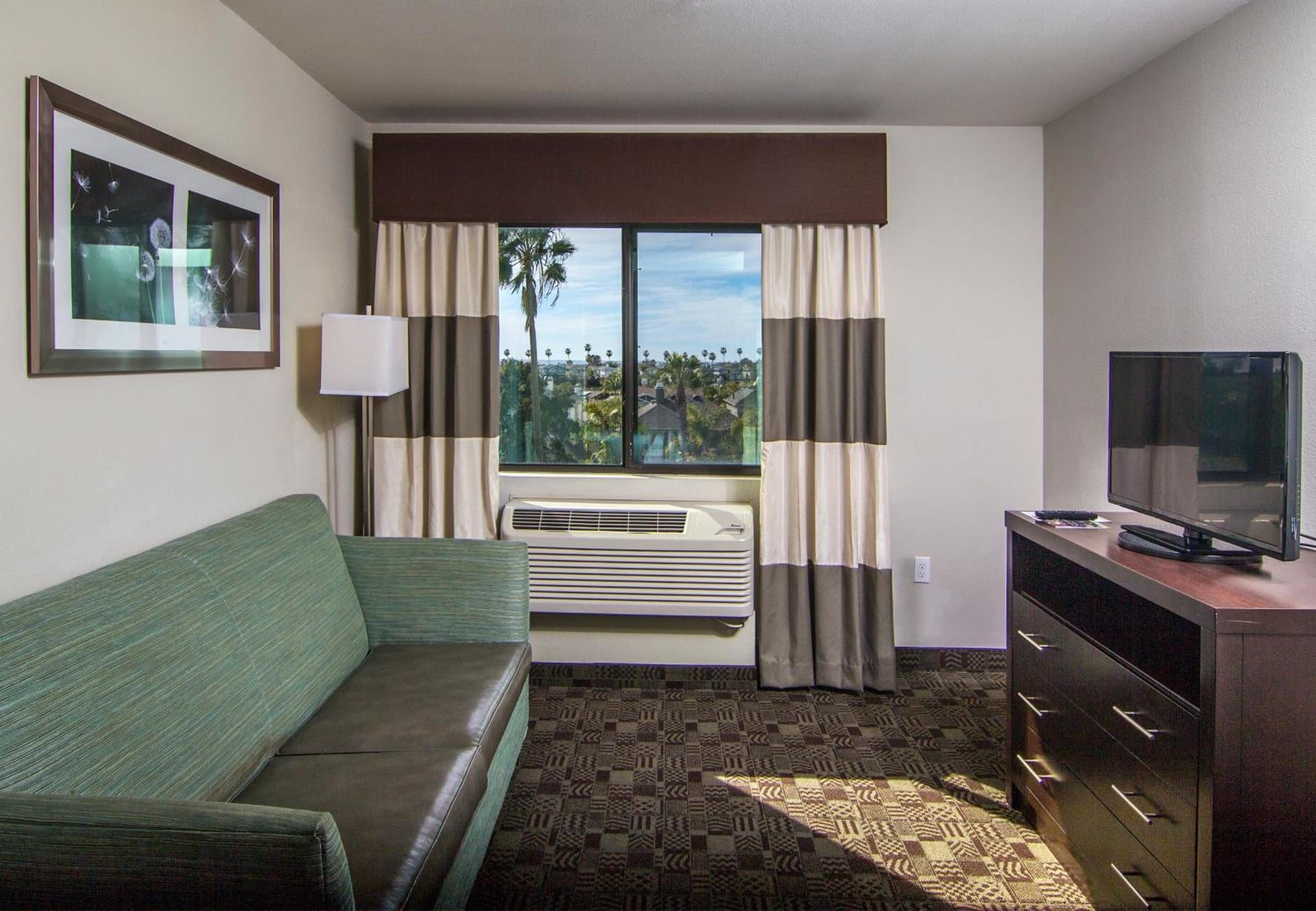 Holiday Inn Express & Suites Carlsbad Beach by IHG, Carlsbad, foto 2