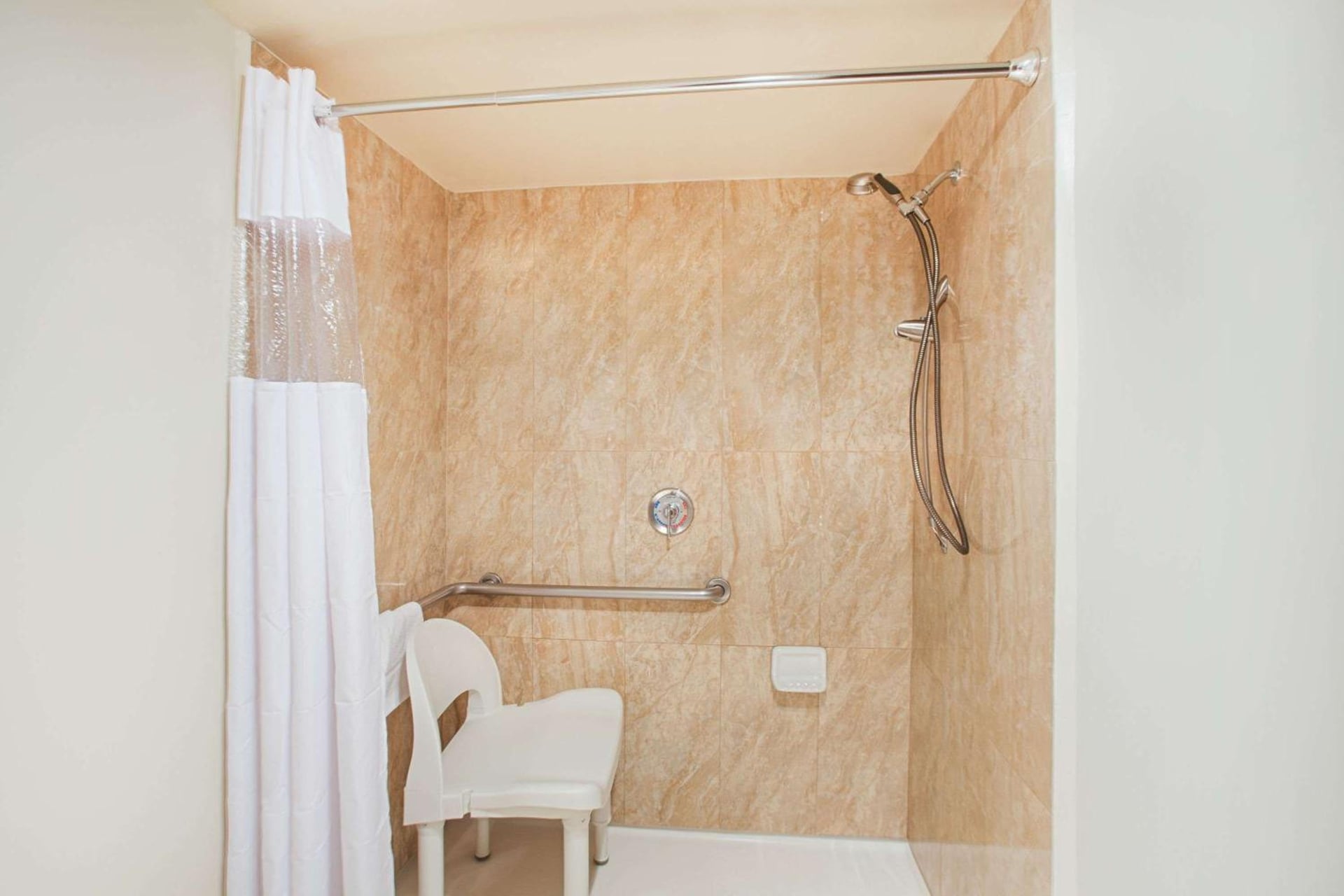 Ramada by Wyndham Burbank Airport, Burbank, foto 5