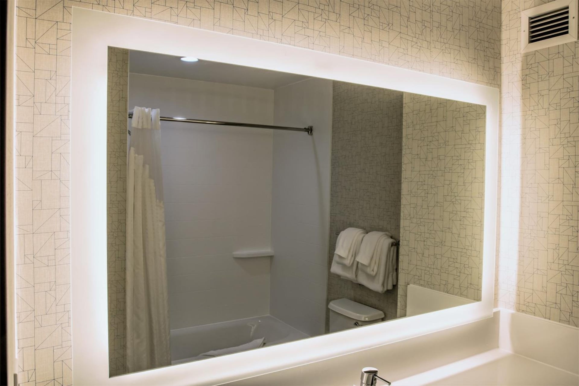 Holiday Inn Express Hotel & Suites Roseville - Galleria Area by IHG, Roseville, foto 5