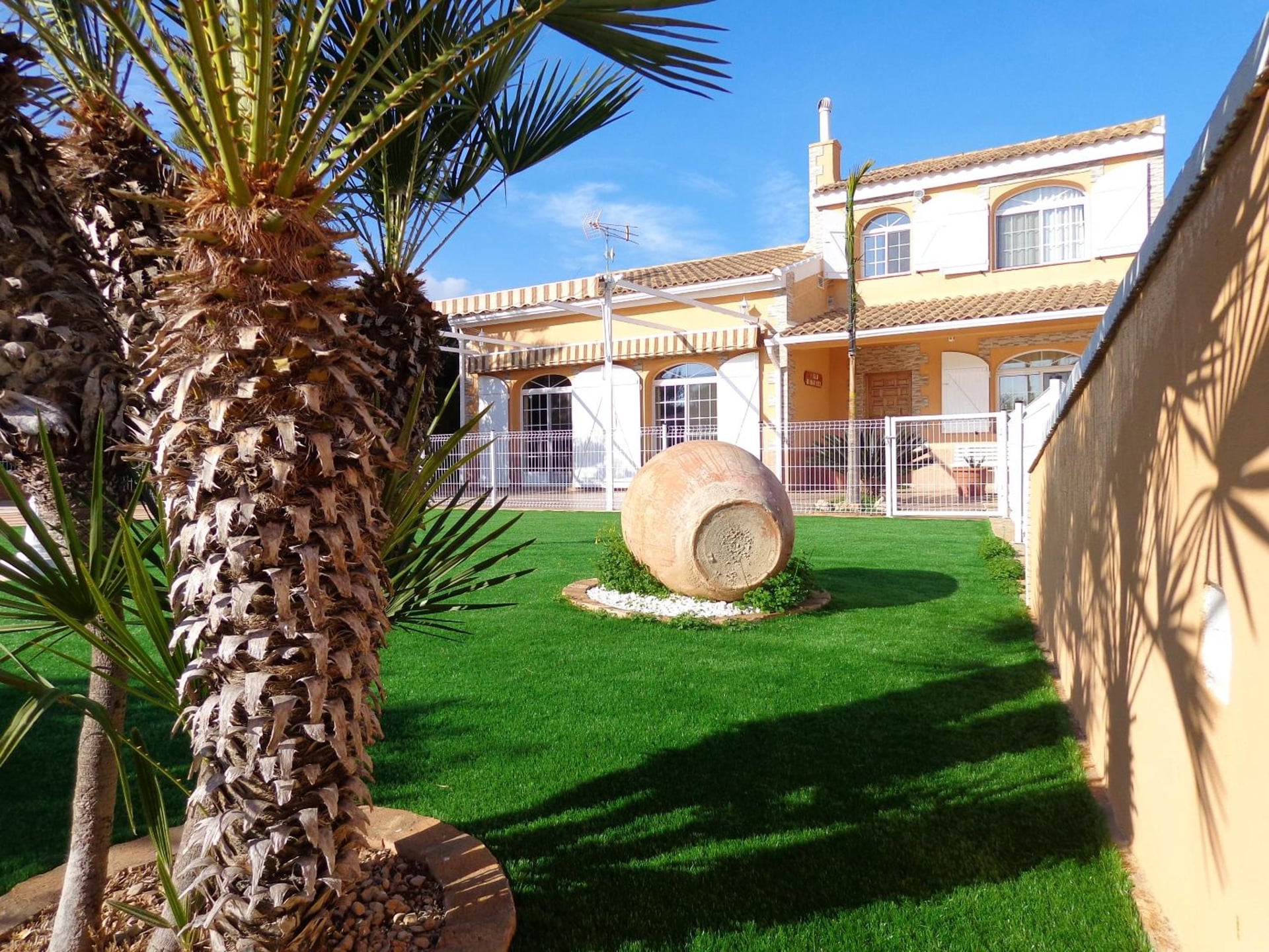 Family Villa in Benifayó with Year-Round Private Pool, Benifayó, foto 3