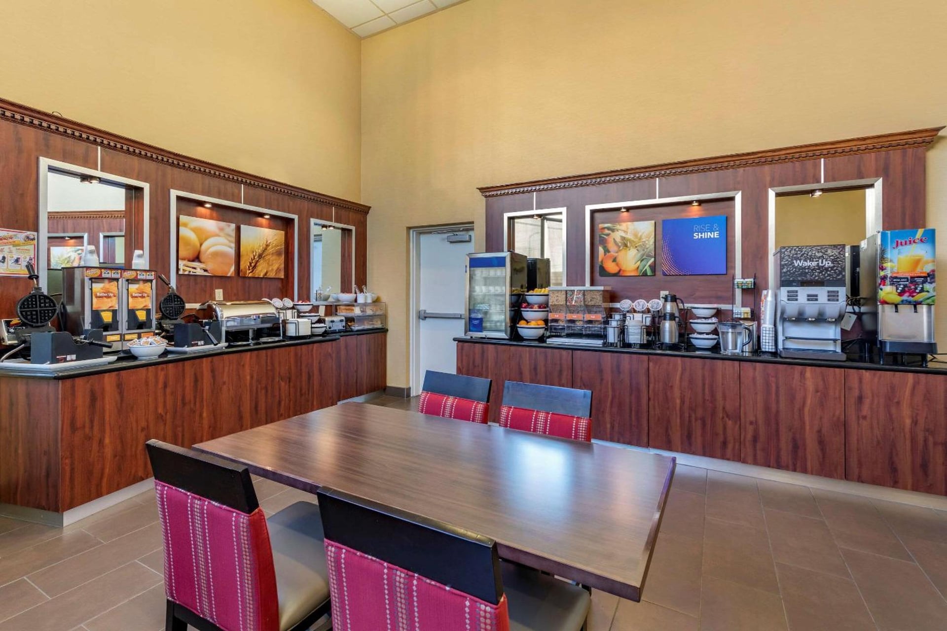 Comfort Inn & Suites Near Universal - N Hollywood - Burbank, North Hollywood, foto 5