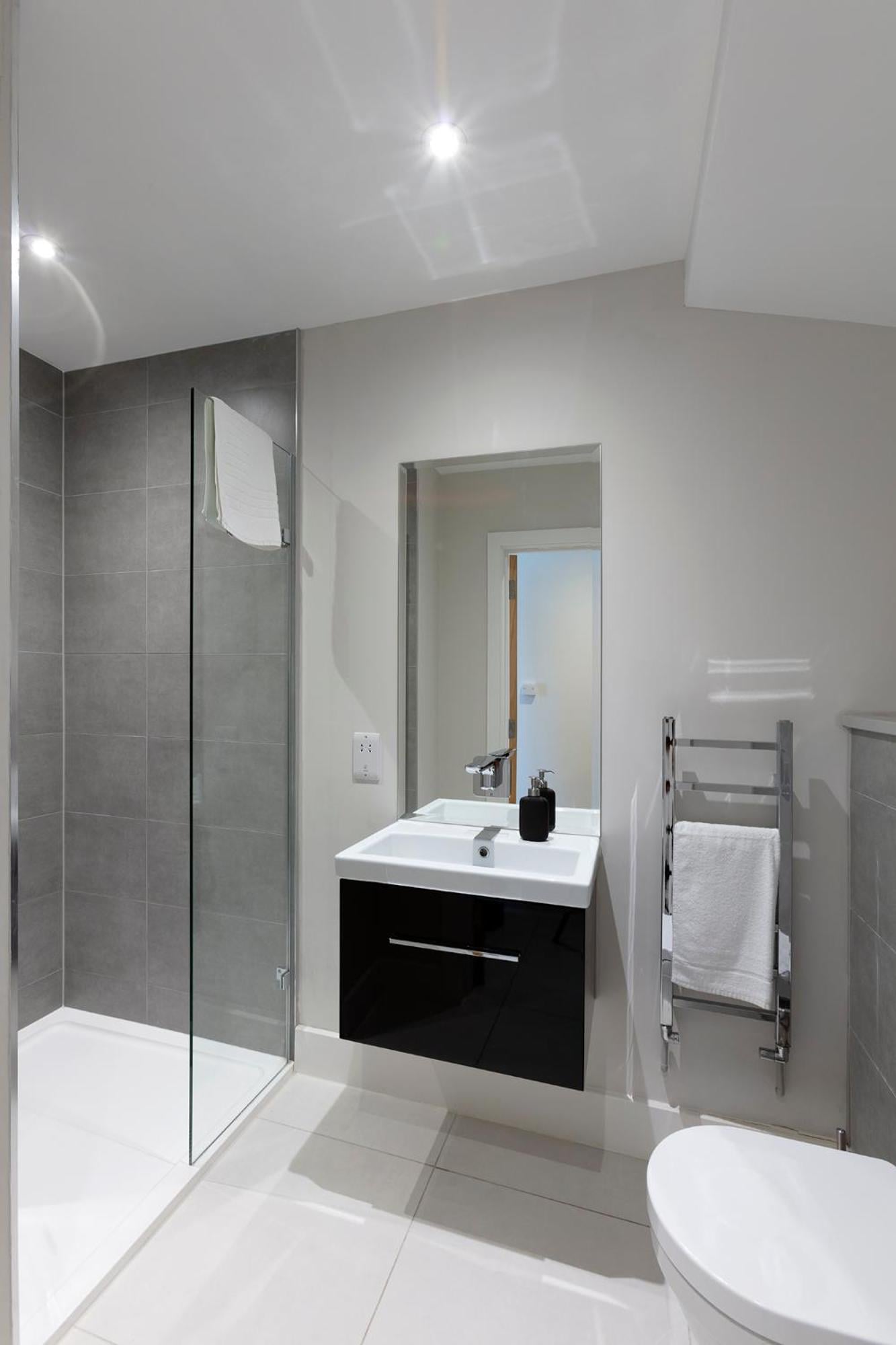 Immaculate Central Windsor Town House with parking, Windsor, foto 2
