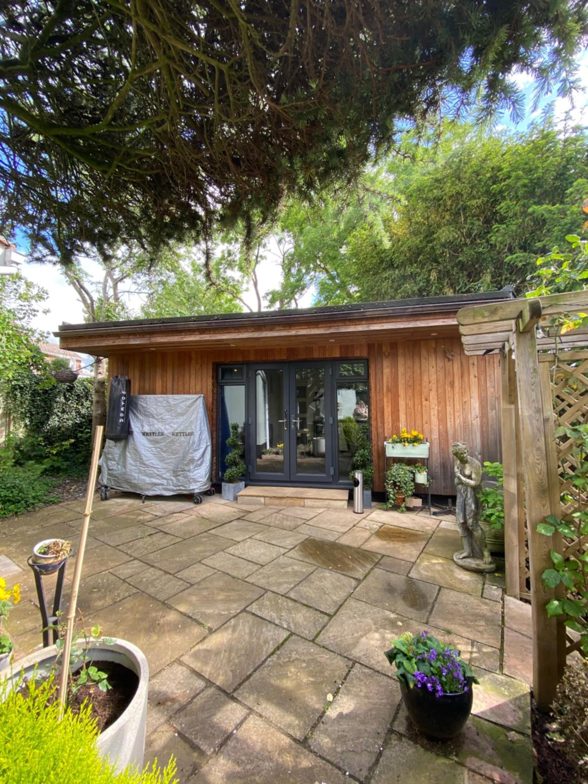 Thistle Lodge - Quiet Garden lodge with off road parking, Hemel Hempstead, foto 2