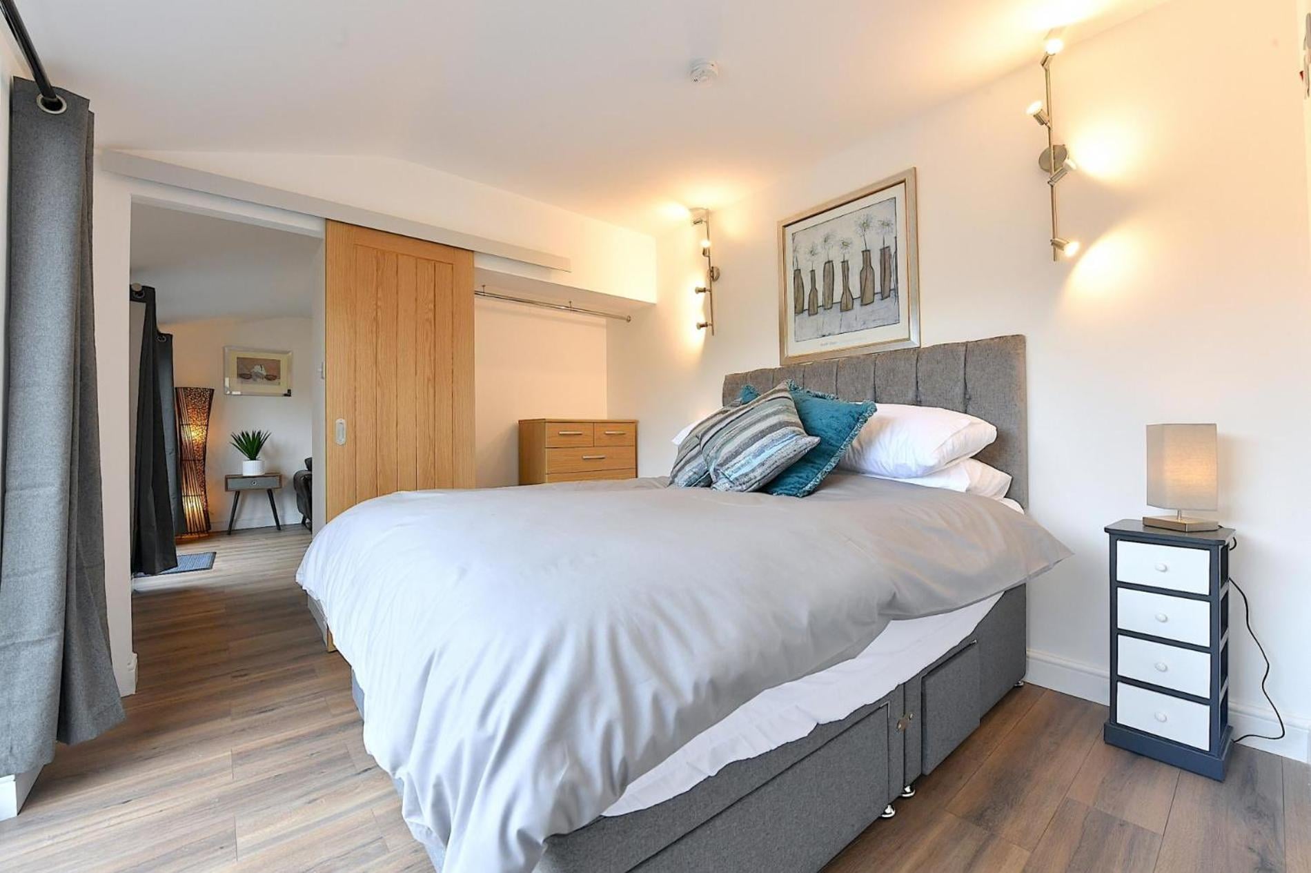 Cheerful 1BD Cottage with Parking Nr Guildford, Guildford, foto 4