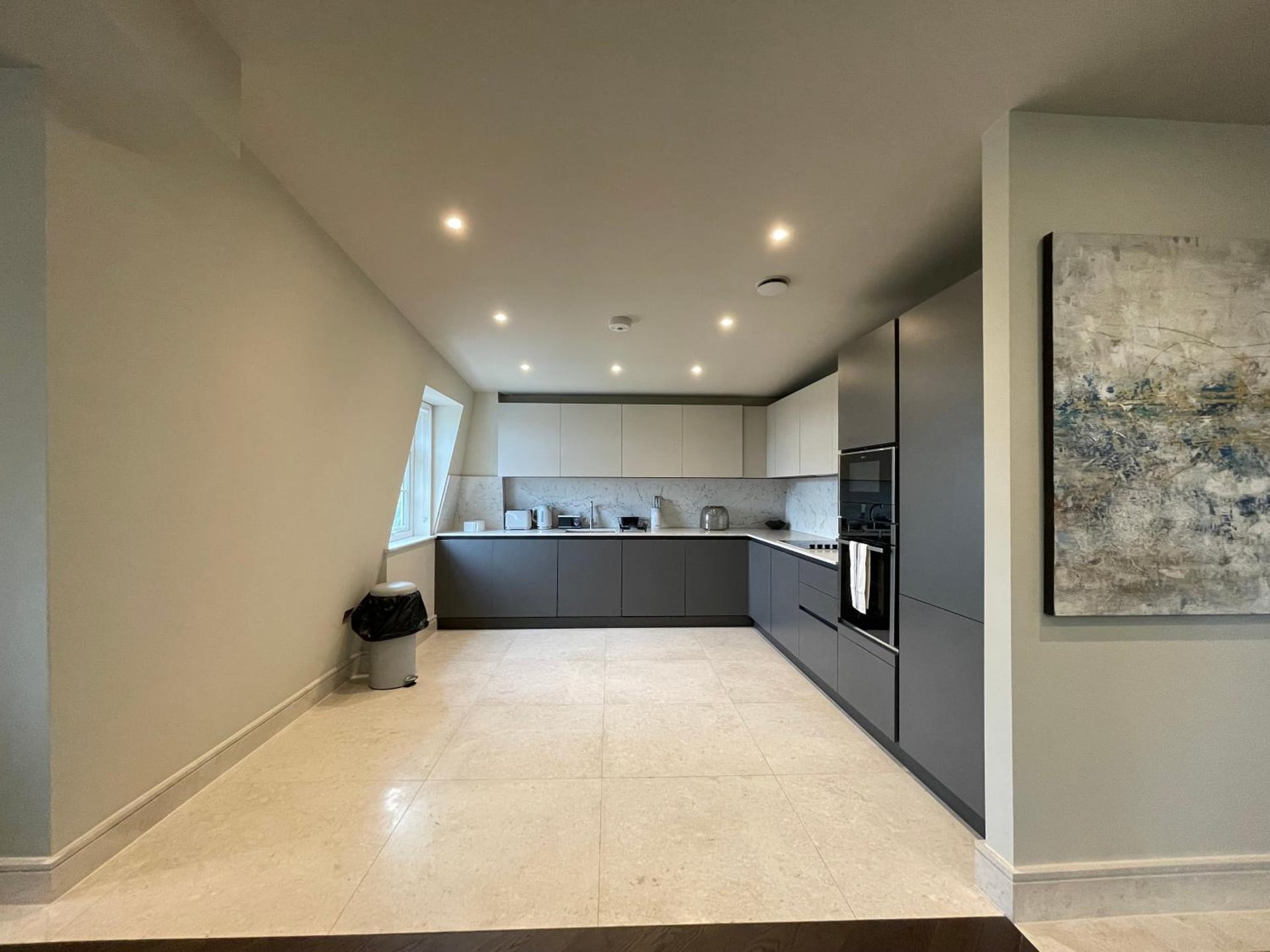 luxurious, 2 bed, 2 bath penthouse apartment in highly desirable Chigwell CHCL F8, Chigwell, foto 5