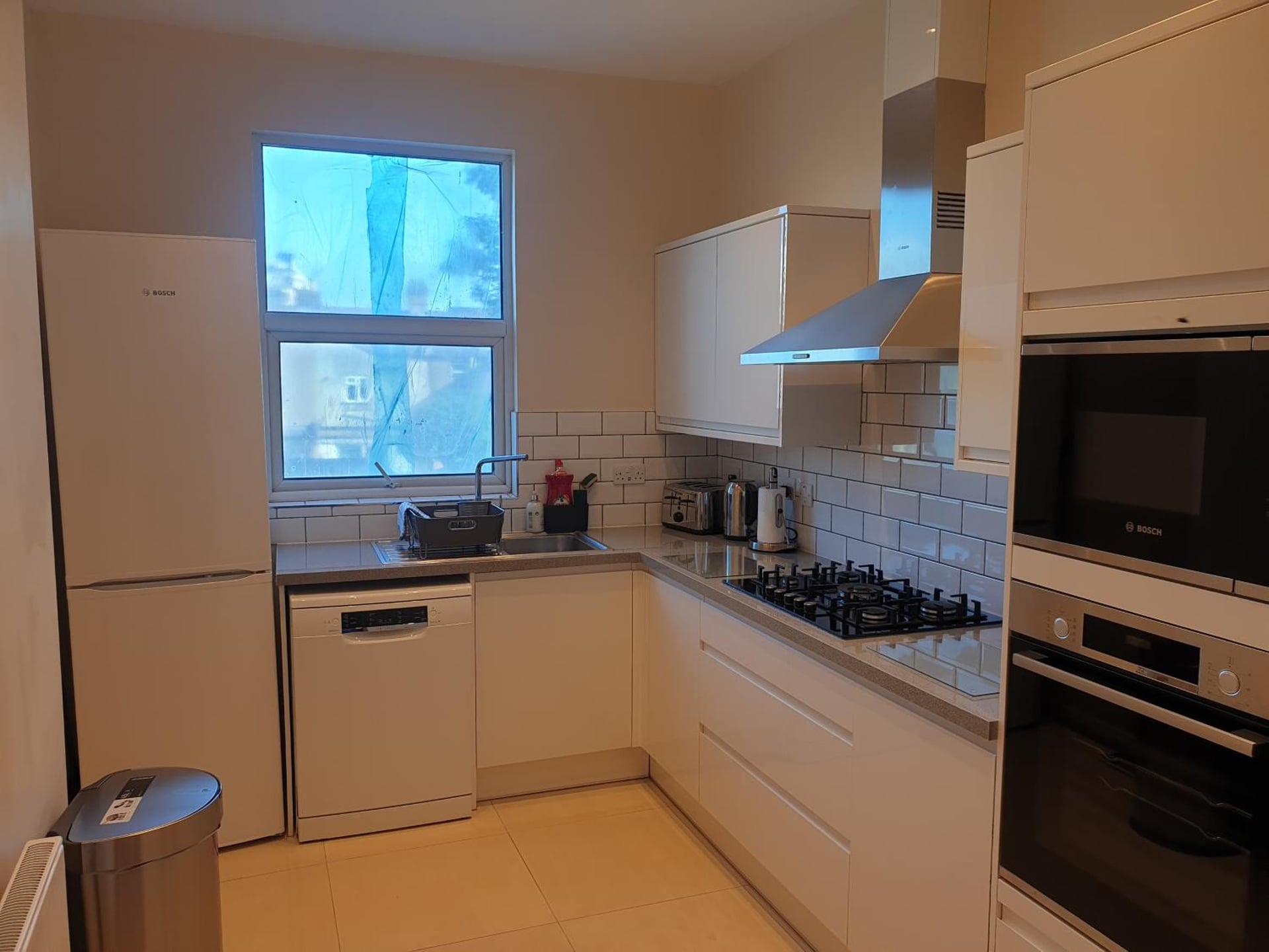 London Luxury Spacious 2 Bedroom Apartment 4 mins from Ilford Stn. FREE parking, London, foto 5