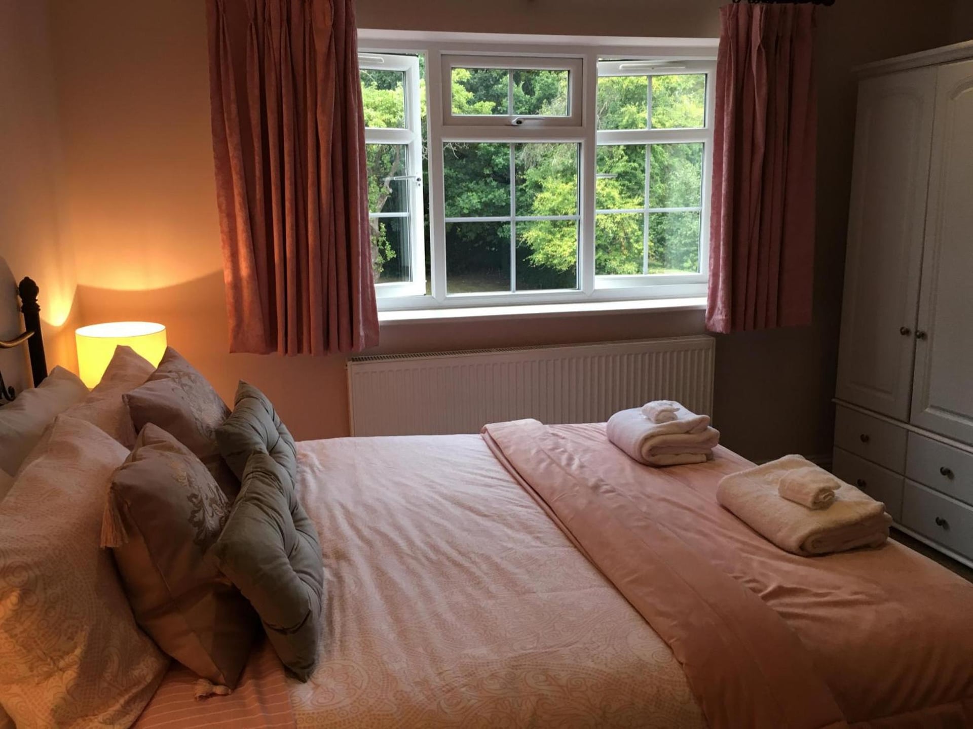 Leafy Suburban Bed and Breakfast, Northwood, foto 4