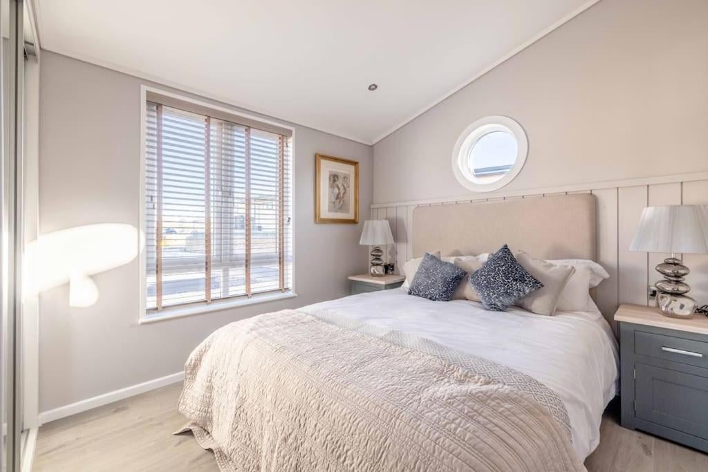 Stylish Lodge At Windsor Racecourse Marina - By Tempstay, Windsor, foto 5