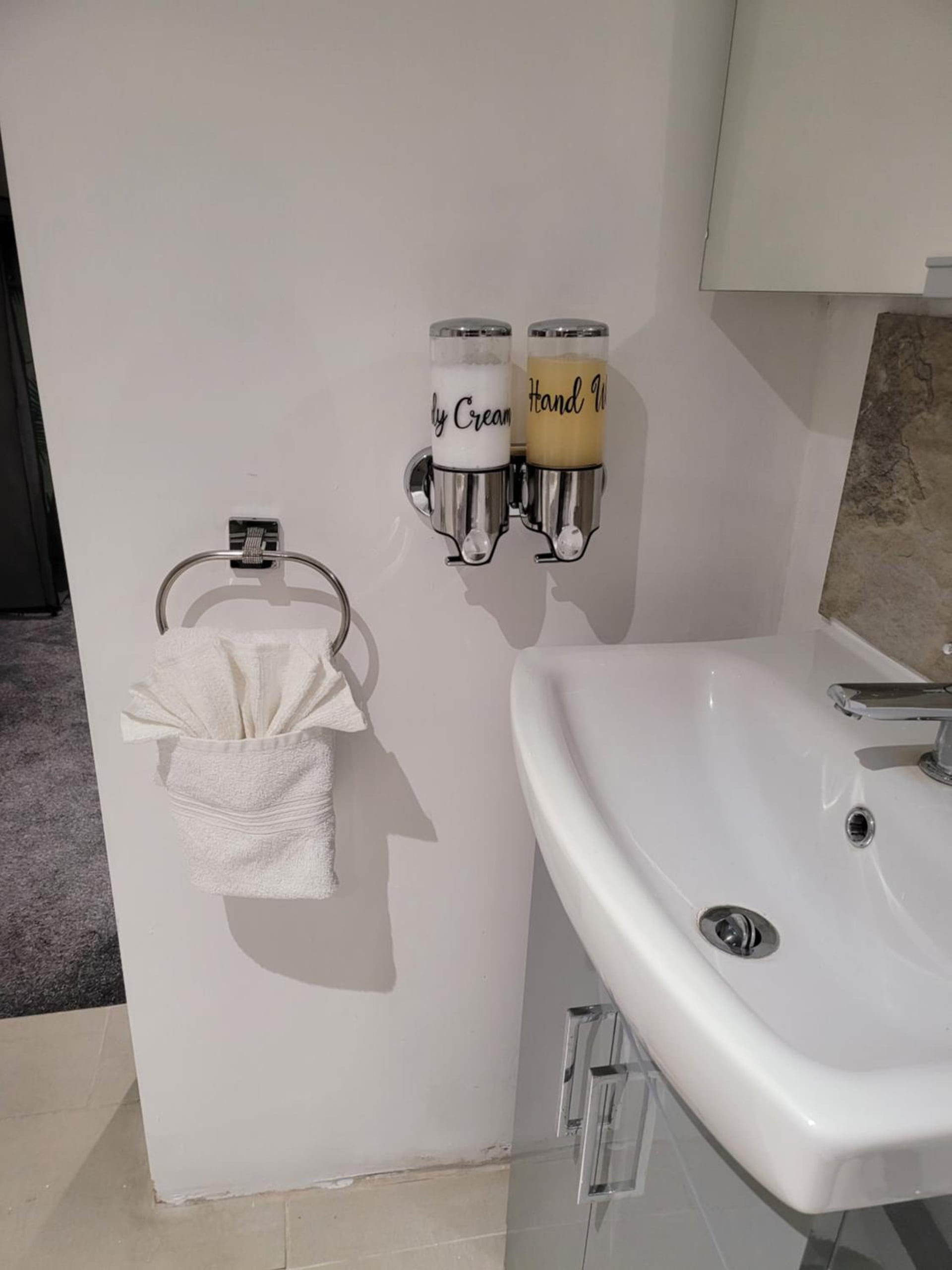 Hidden Treasure-Netflix and Wi-Fi-Basement flat, Gillingham, foto 4