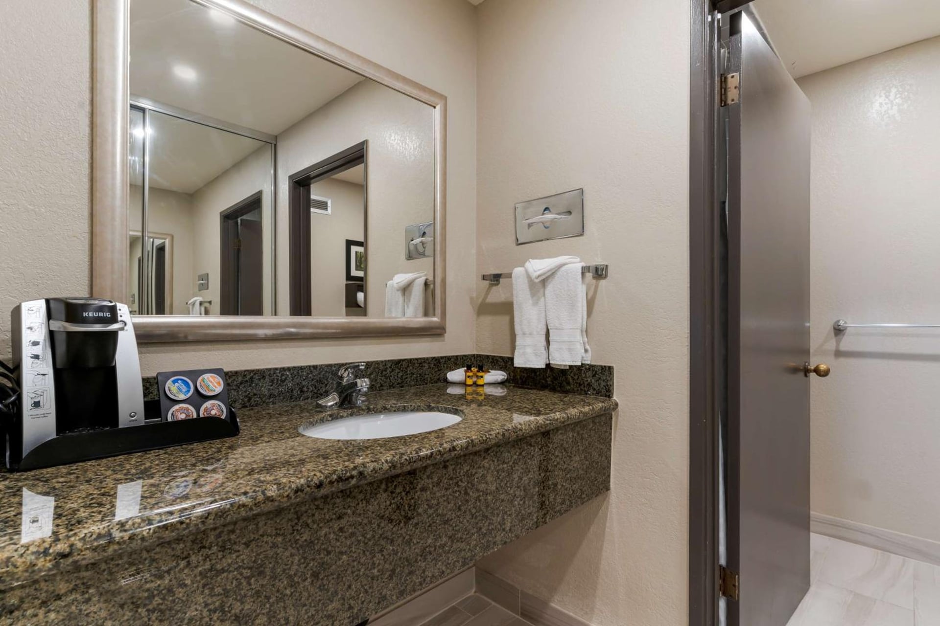 Best Western Plus Forest Park Inn, Gilroy, foto 3