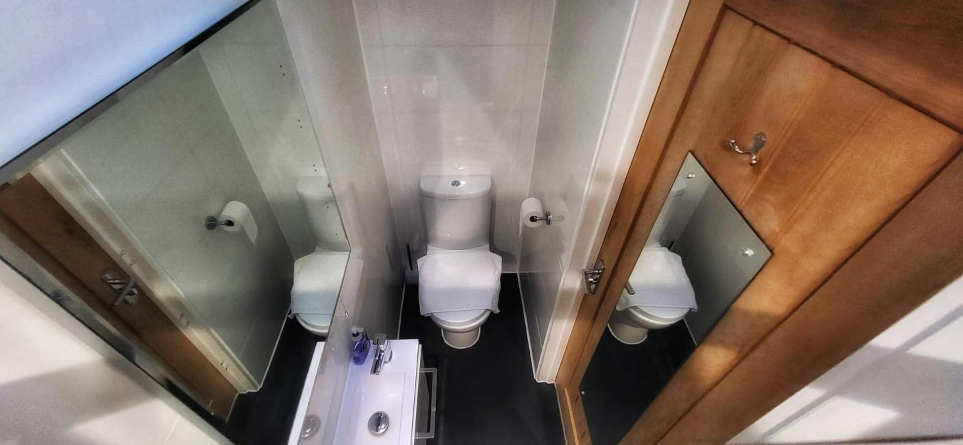 Deepcut Lodge Bed & Breakfast Self Service, Camberley, foto 3