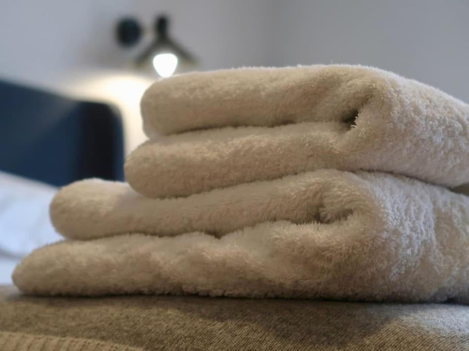 Stylish Studio Apartment, ensuite, kitchenette, Twickenham, foto 5