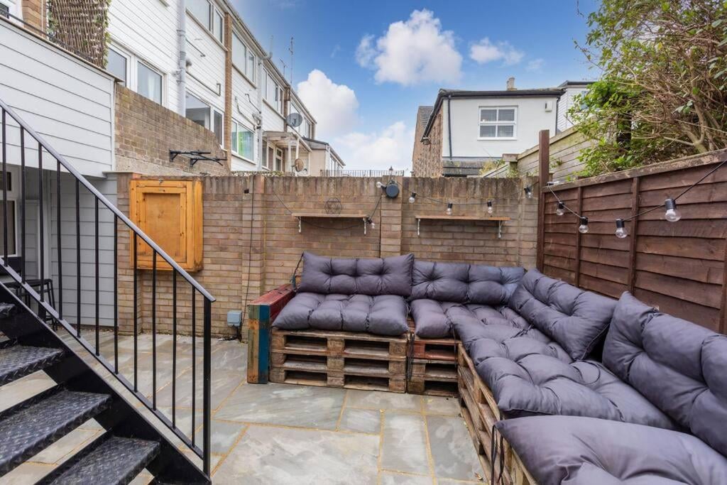 Central Windsor Modern Garden Flat, Walk 2 Sights - By Tempstay, Windsor, foto 4