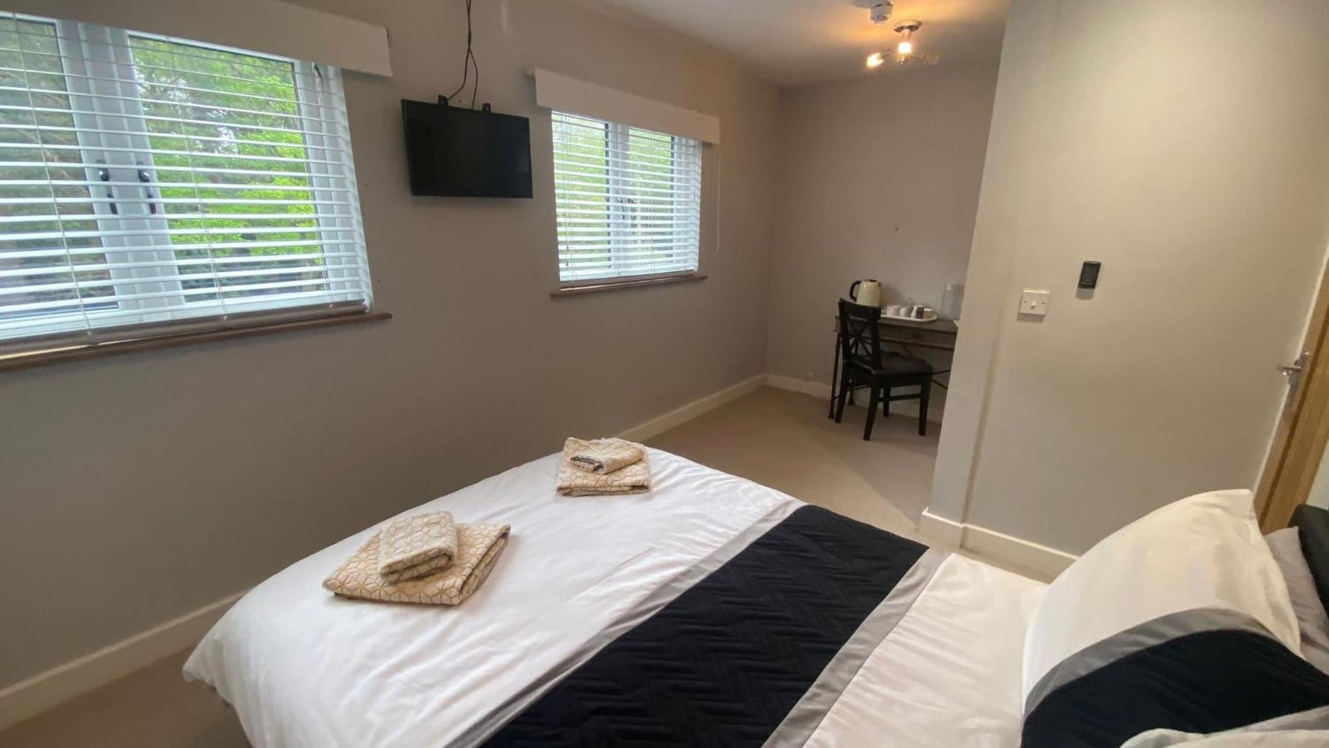 Deepcut Lodge Bed & Breakfast Self Service, Camberley, foto 2