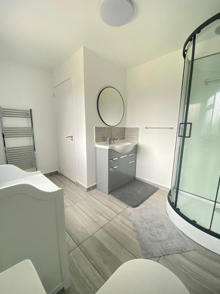 Gatwick Deluxe En-suite Rooms, Horley, foto 3