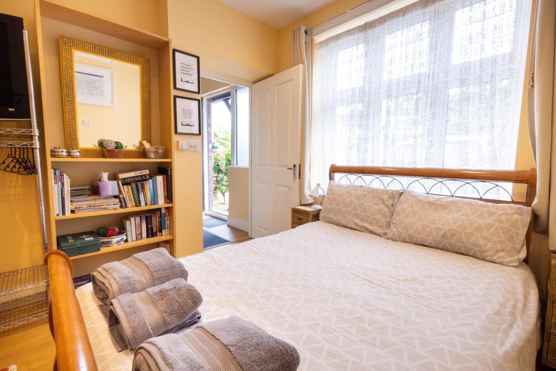 London VEGETARIAN Smoke & Pet Free En-suite with EV parking, Stone Grove, foto 3