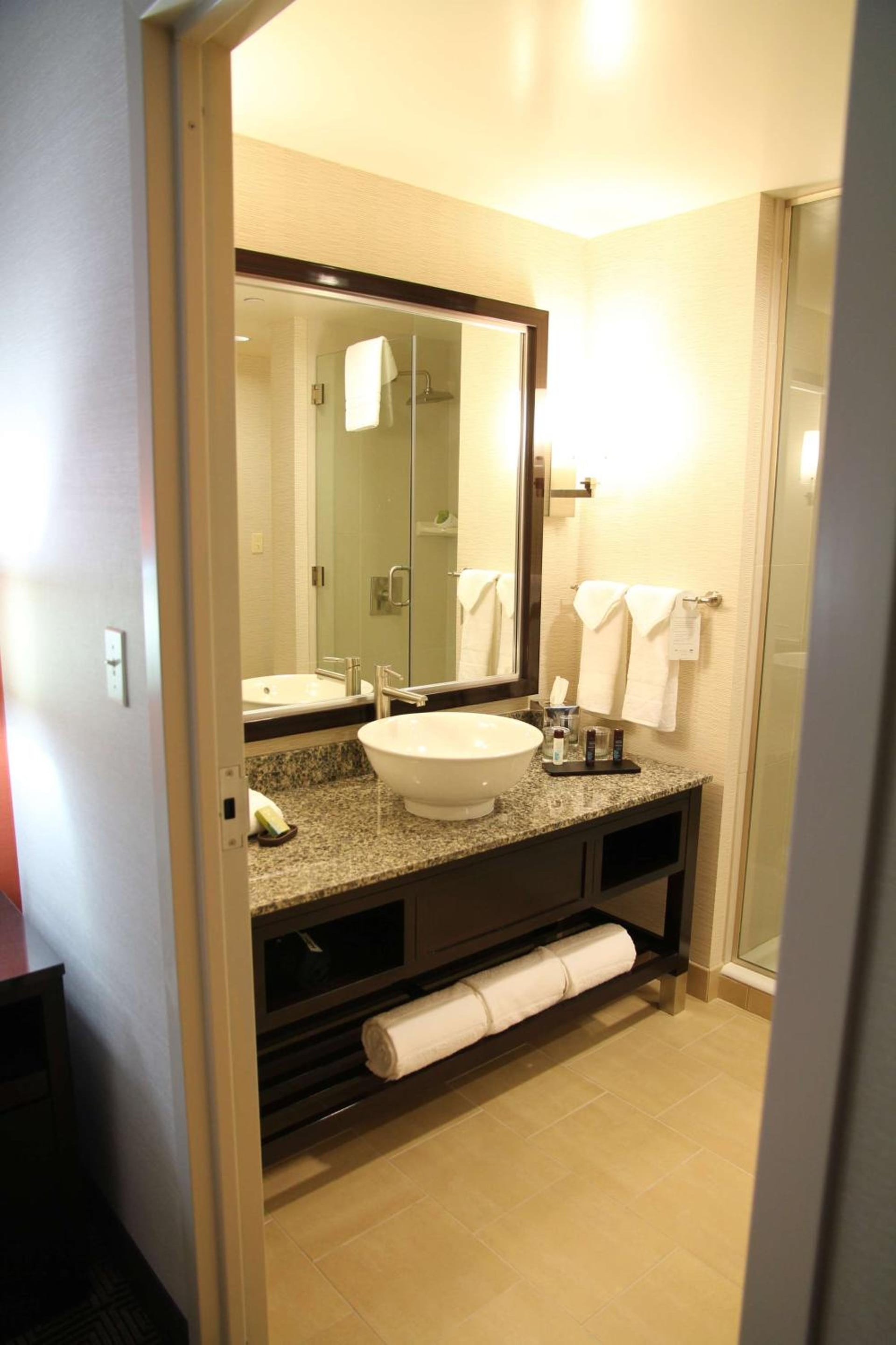 Embassy Suites Ontario - Airport, Ontario, foto 2