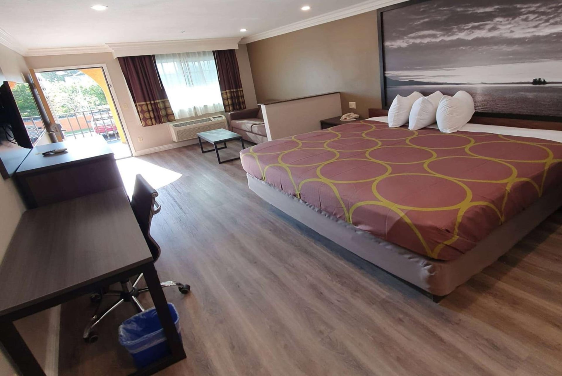 Super 8 by Wyndham Cypress Buena Park Area, Cypress, foto 2
