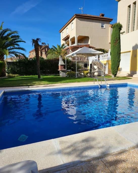 Madrid city modern apartment in villa, free WIFI, Arroyomolinos, foto 3