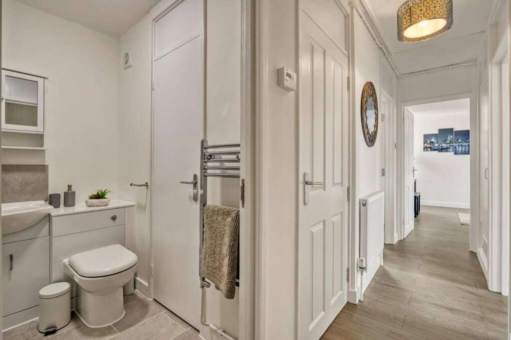 Hidden Gem in Battersea w/ Free Parking, London, foto 5